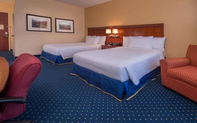 Courtyard by Marriott Arlington Crystal City/Reagan National