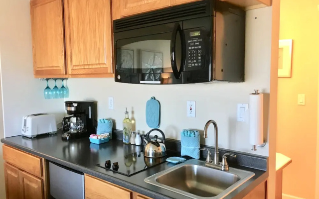 The Tradewinds Condo/Hotel