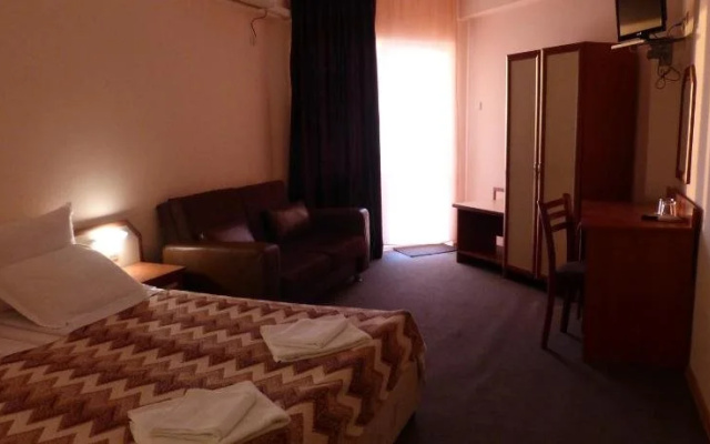 Aura Family Hotel