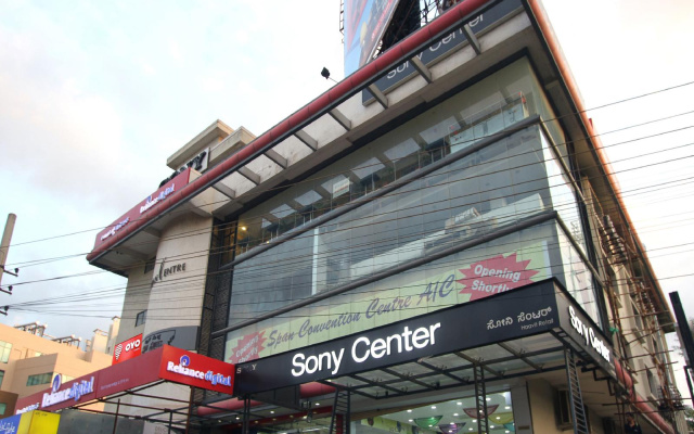OYO  Capital O 4645 Span Suites