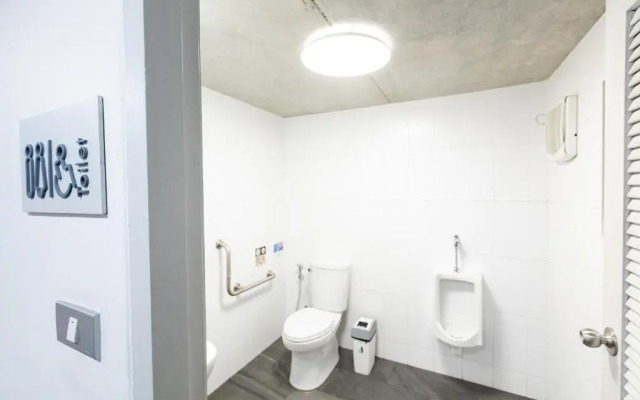 Cubic Bangna Hotel