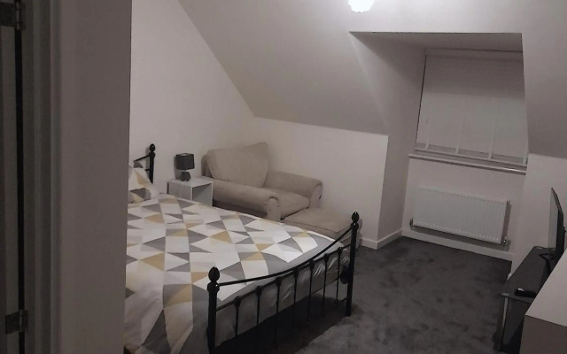 Spacious Ensuite King Room Private Neighbourhood Free Parking Space