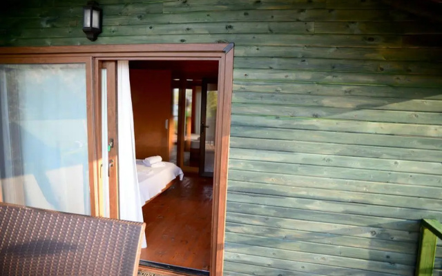 Nuri's Beach Bungalow