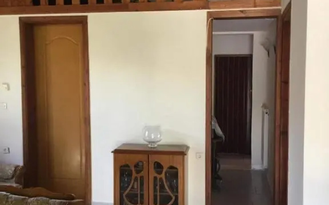Tota's guest house, 4 min walk to the beach