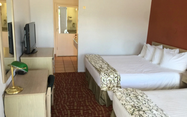 Royal Crest Motel
