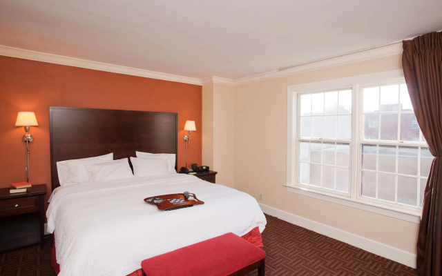 Hampton Inn & Suites Stamford