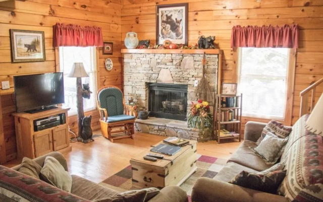 26 Bearfoot Landing 2 Bedroom Cabin by RedAwning