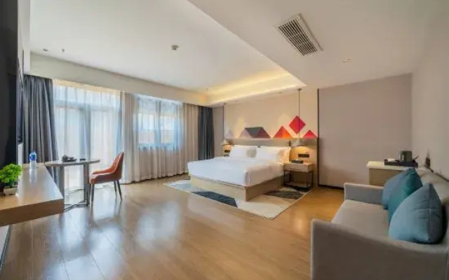 Borrman Hotel （Chongqing Auto Expo Center Sanya Bay Subway Station）