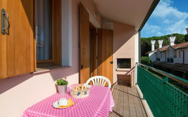 Cozy Holiday Home in Rosolina near Sea Beach