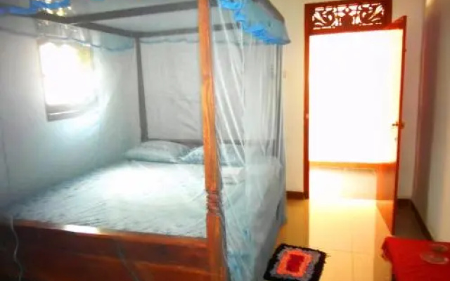 Dhanushka Guest House