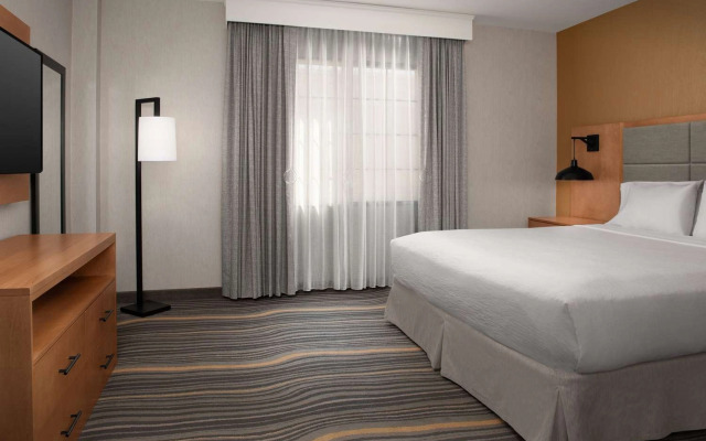 Embassy Suites La Quinta Hotel & Spa