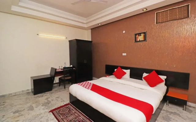 Mannat Residency By OYO Rooms