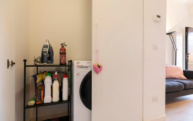 Fashion District - Top Floor Apartment