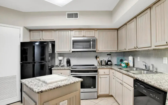 Windward Pointe 1002