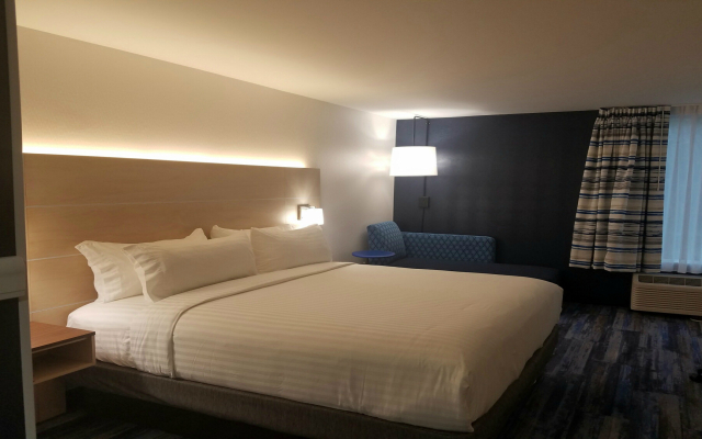 Holiday Inn Express Williamsbrg Busch Gardens Area by IHG