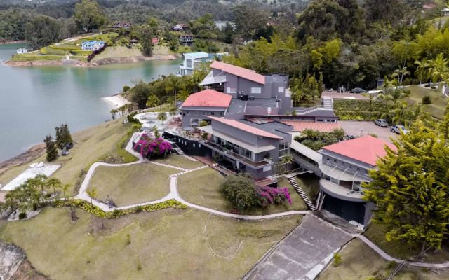 Tau House