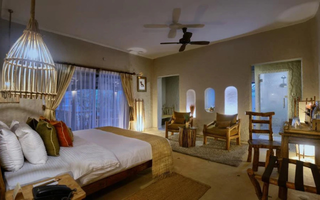Barahi Jungle Lodge