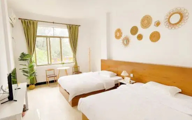 Dongxing Jinhai Hotel