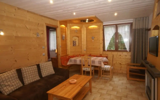 Quaint Chalet in Ventron With Roofed Terrace