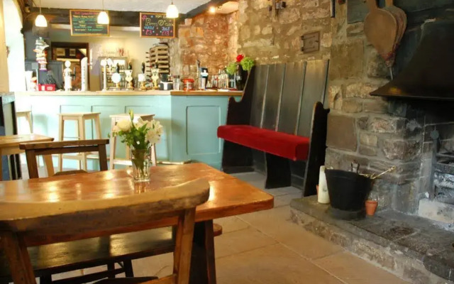 Ye Old Ferrie Inn