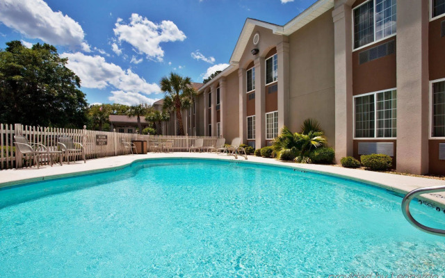 Holiday Inn Express Saint Simons Island