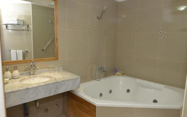 Howard Johnson Hotel Rinconada De Los Andes