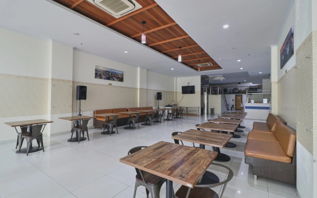 Aranis Hotel