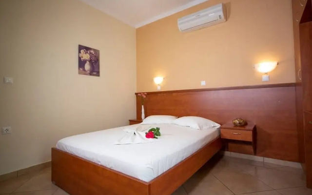 Beach Flat With Garden, Jacuzzi, BBQ