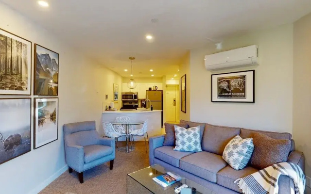 Marketplace Lodge - Whistler Premier
