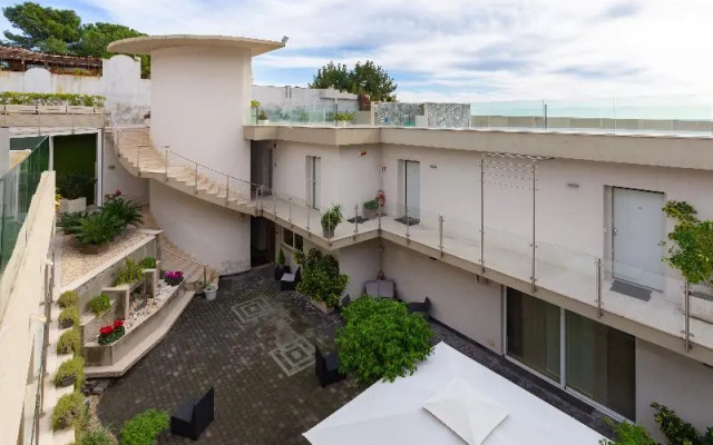 Zeus Residence Hotel