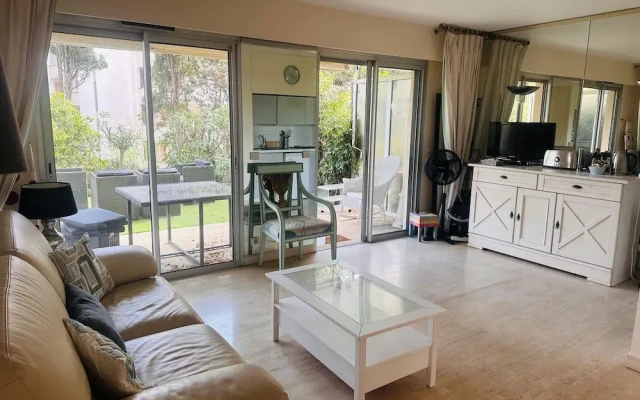 Light Modern Studio With Garden Pool- 2294