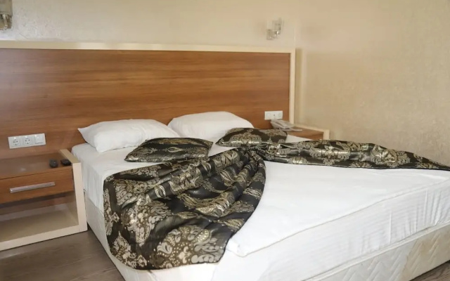 Tella Hotel
