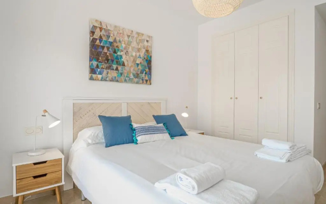 2290-Apt with Terrace Sea View And Pools