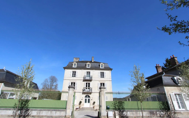 hotelImage