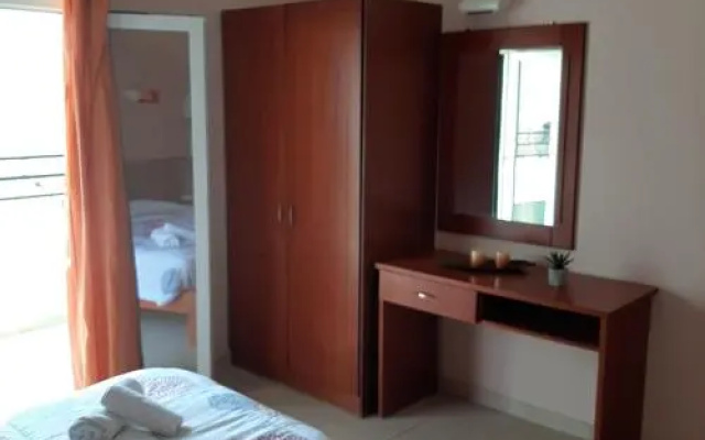 Zefiros Apartments