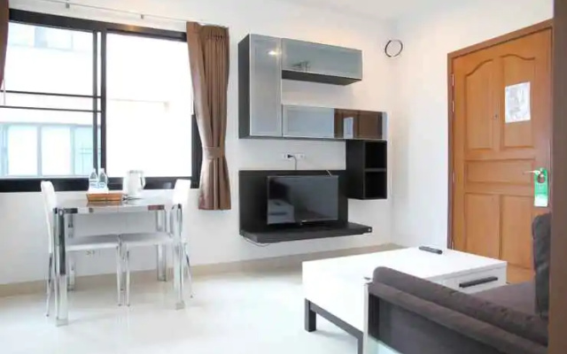OYO 338 V-Twin Donjan Service Apartment