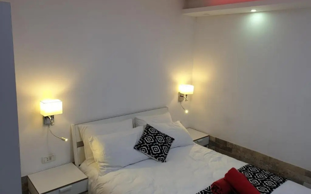 Avshalom Holiday Apartments