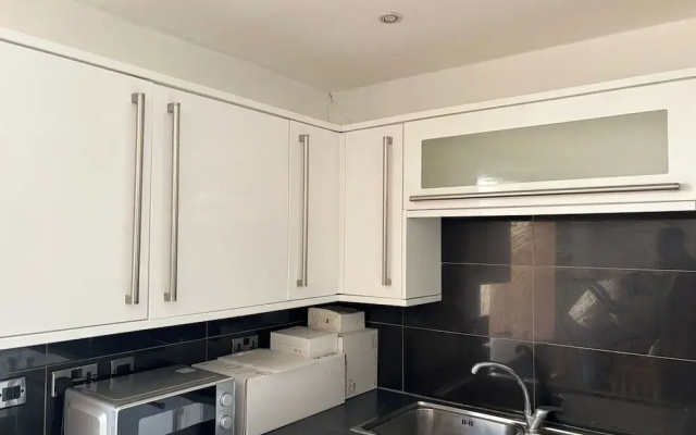 Dagenham - Stay 5 - Garden - Parking - Petfriendly
