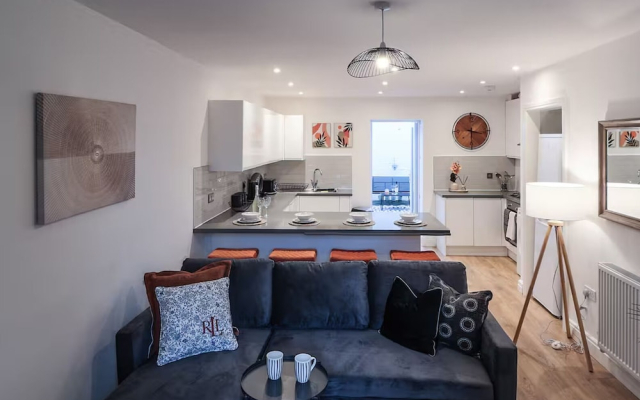 Prime Location 3BR with Garden