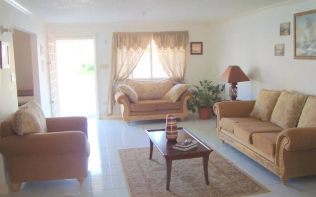 2 Br Townhouse In Montego Bay - Prj 1457