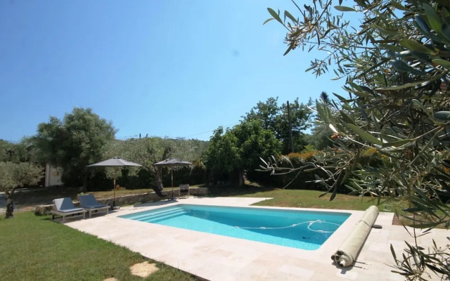 Villa Senequieres