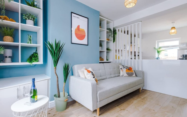Stylish Home Incredible Location Sleeps 5