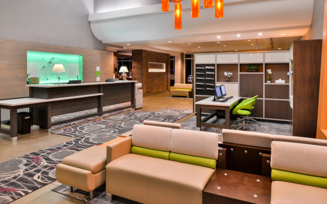 Holiday Inn Kansas City Airport by IHG