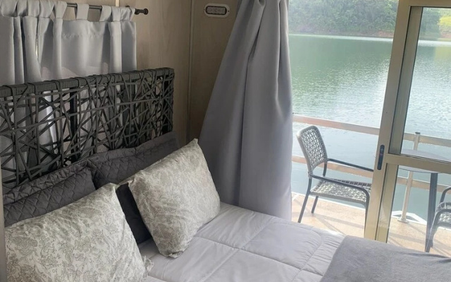 Float Inn