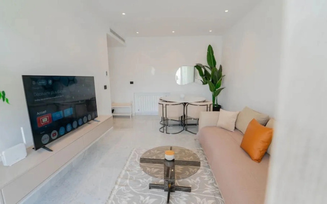 New 2BR Sunny Balcony Jardins Carthage