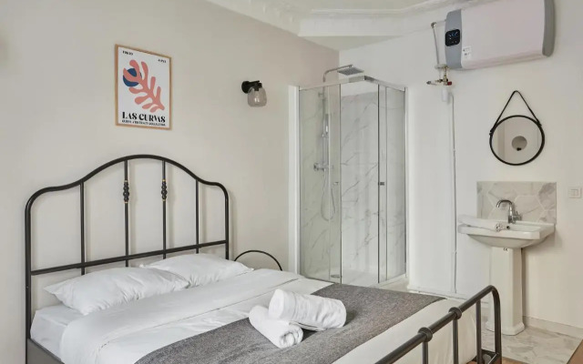 Apartment Parc Des Expositions by Studio Prestige