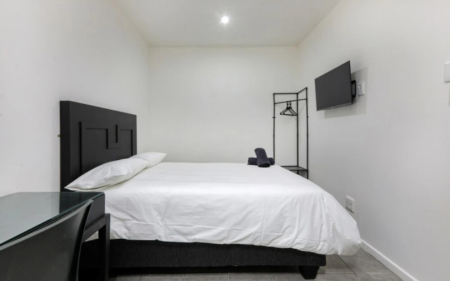 Inn & Out Express Sea Point