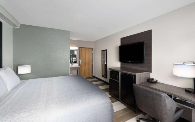 Super 8 by Wyndham Columbus