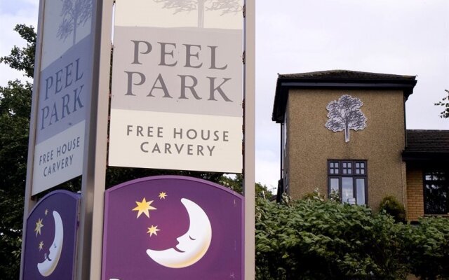 Premier Inn Glasgow East Kilbride - Peel Park 1