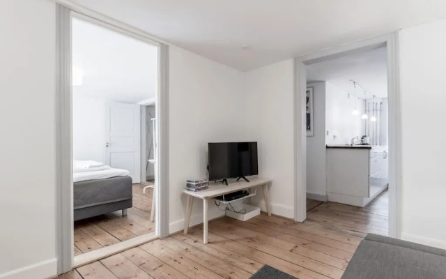 ★Apt. Centrum of CPH, 50M to Metro, w. Balcony!★